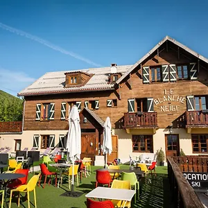 Le Blanche Neige Otel