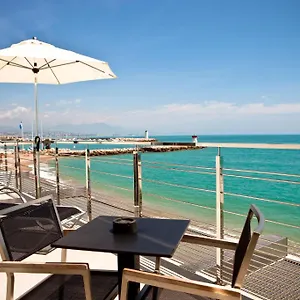 Azur Hotell